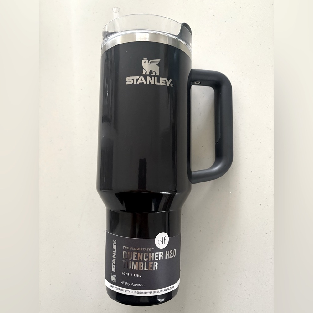 NWT Stanley X e.l.f. Quencher H2.0 FlowState Tumbler 40oz, CRYSTAL CLEAR NIGHT